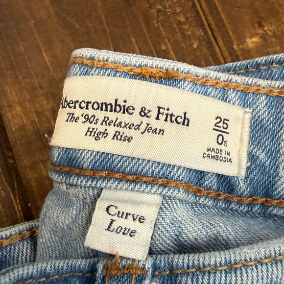 Abercrombie & Fitch Curve Love High Rise Light Blue Jeans - Picture 2 of 3